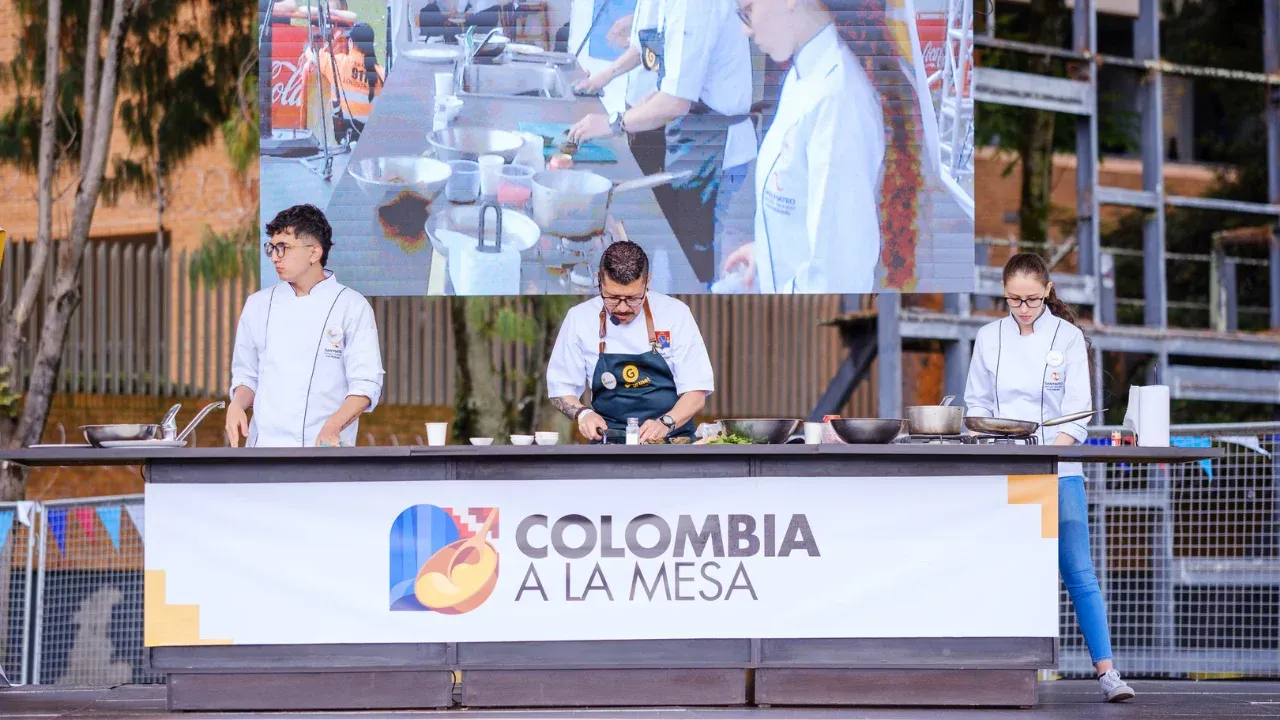 Más allá de la cocina, el festival ofrece una experiencia integral que incluye un Beer Garden, presentaciones culturales y juegos tradicionales como el tejo, diseñados para el disfrute de todas las generaciones. - Créditos prensa