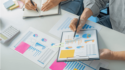 Solución de problemas: Un emprendedor evalúa cómo su producto responde a una necesidad cotidiana. Créditos: CANVA