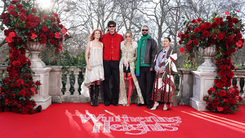 Programada para llegar a las salas el 12 de febrero, la producción busca conquistar la taquilla global aprovechando el marco de las celebraciones de San Valentín. - Créditos Getty Images